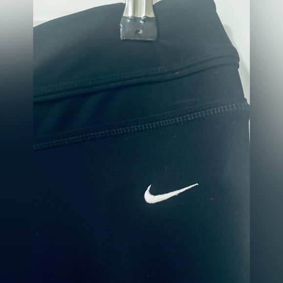 #091 Nike wide leg leggings/Pants, size small and NWOT - Picture 3 of 4